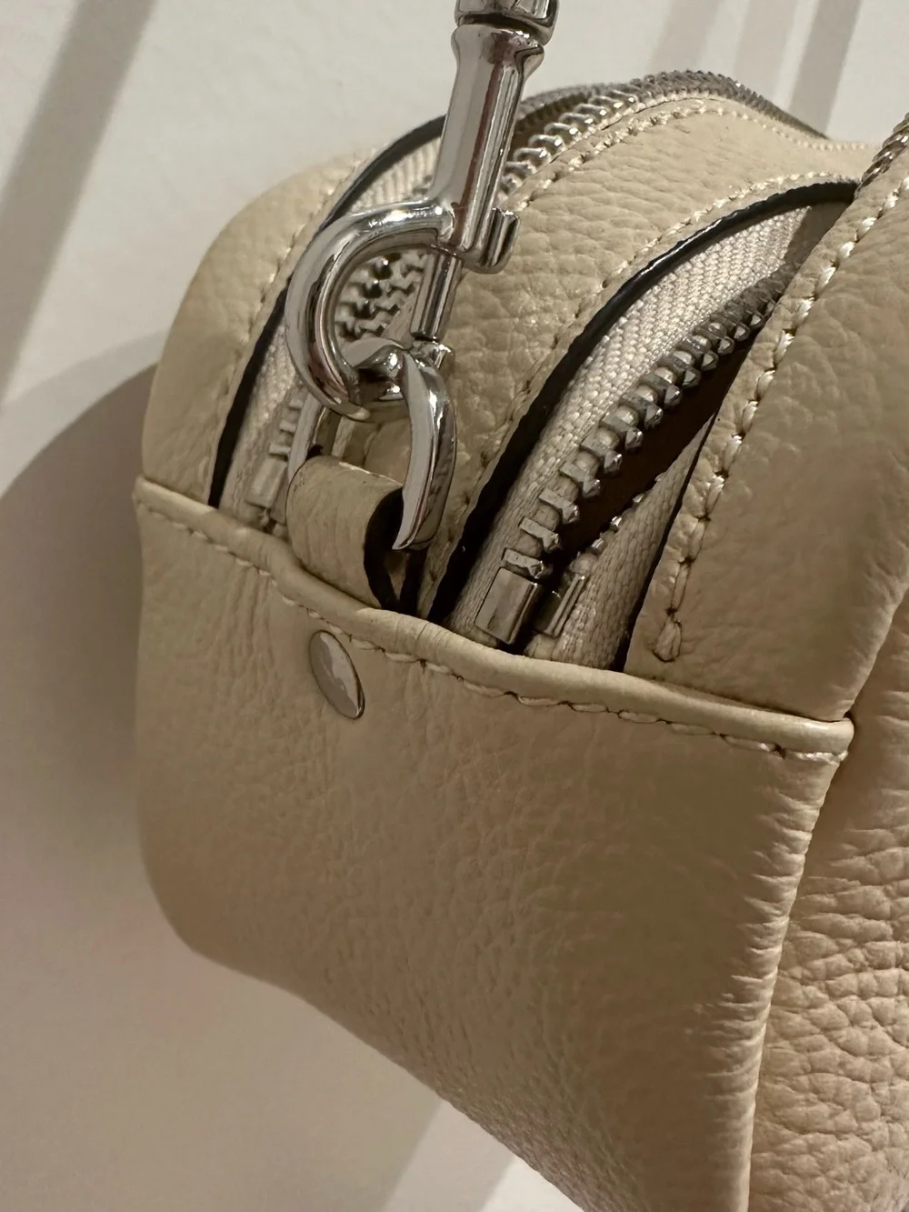 Tory Burch Perry Bombe Mini Shoulder Camera Bag in Cream White , Yellow Strap